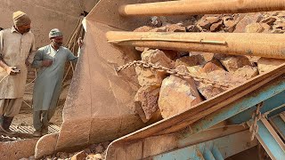 GIANT How to STONE 🪨 CRUSHER works? 💪 How to CRUSH ROCKS? ⚒️ Jaw Rock Crusher.