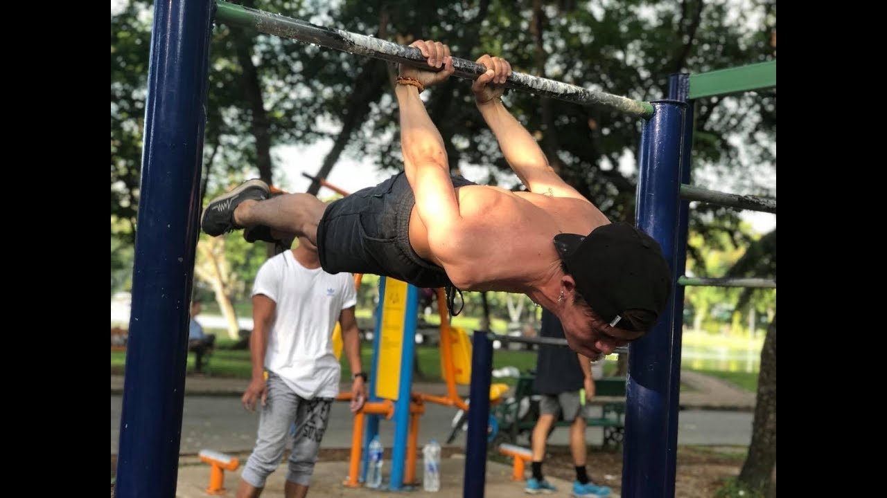 ท่าออกกำลังกาย แนว Street Workout ง่ายๆ ที่สามารถเล่นได้ทั้งในยิมและที่ ...