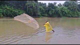 പുഴയിൽ ഇങ്ങനെയും വല വീശാം