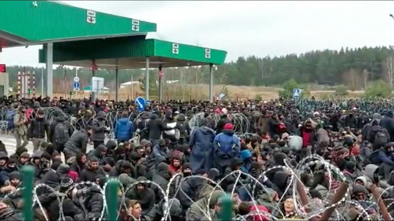 Migranten In Belarus: Polen Befürchtet Grenzdurchbruch | AFP - YouTube