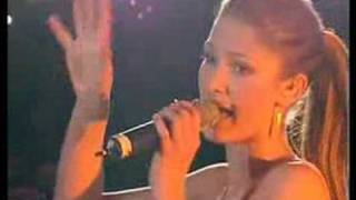 Delta Goodrem - Throw It Away (Live @ Channel V)