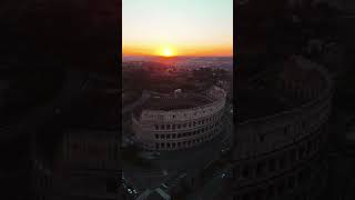 DRONATA PAZZESCA DAVANTI AL COLOSSEO - ROMA 🤯😎 #dronevideo #drone