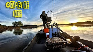 MUST WATCH IF YOU LIKE FISHING ( GRAPEVINE LAKE TX )