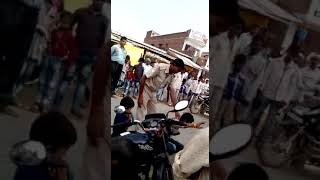 देख लो भाई यु पी कि पुलिस