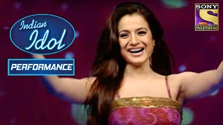 Amisha की हुई 'Kaho Naa Pyar Hai' पे Grand Entry | Indian Idol Season 2