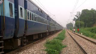 IRFCA 14217  ALD CDG UNCHAHAAR EXPRESS