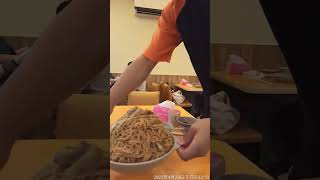 新東羊羊肉炒麵滋味好