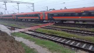 22499 - Deoghar Banaras Vande Bharat Express Via Nawada Crossing warisaliganj with 110 km/h 🔥