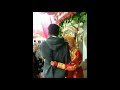 tak sanggup meninggalkan mantan pengantin wanita menangis