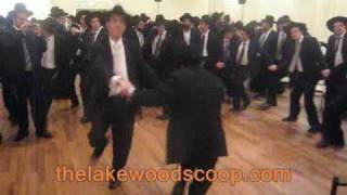 Rabinowitz Hertzberg Chasunah Bachurim Dancing