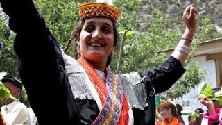 کیلاشی  لڑکیوں کا ڈانس kalash Girls dance     #Shorte