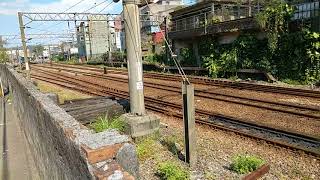 4131次經由宜蘭線開往樹林的無階化EMU500型EMU502區間車