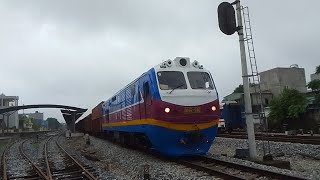 [395] D19E-946 (Mới ra cấp sau tai nạn) kéo tàu hàng HH84 (8:25) (15/05/2022)