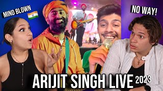 HIS CONCERTS are something else.. Waleska & Efra react to Arijit Singh Singing LIVE with Fan in 2023