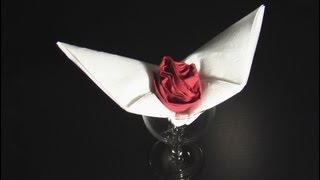 pliage serviette décoration table bouton de rose