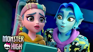 Lagoona Has a New Crush! 💙 | "A Little Boost" 5 Minute Episode | Monster High