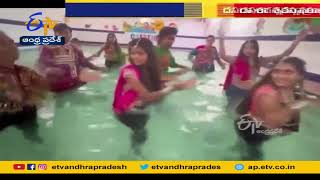 Garba Dance in Swimming Pool | దసరా శరన్నవరాత్రి వేడుకల కోలాహలం | స్విమింగ్ పూల్ లో గర్భ నృత్యం