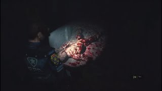 RESIDENT EVIL 2 stunlocking a licker with a knife #shorts