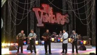 The VENTURES \u0026 Kayama Yuzo Medley: BLACK SAND BEACH \u0026 WIPEOUT Live 2000!