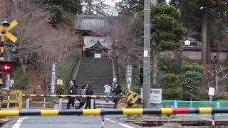 新春散歩　北鎌倉駅（横須賀線）近くの円覚寺に向かう踏切　2020.1.4