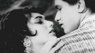Manoj Kumar's Love for Sadhana - Woh Kaun Thi Scene