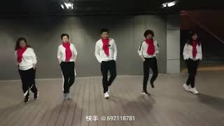 跟Jing来跳曳步舞（广场鬼步舞）老七连 趣味插兜跳  Dance with Jing: Public Square Shuffle. Dance with hands in the pocket