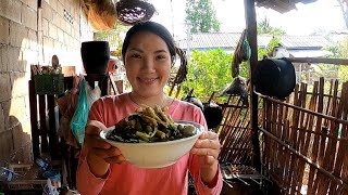 ได้ประตูร้านให่ม2แม่ลูกตื่นเช้าหาหน่อไม้มาแกง/ making bamboo  soup with my mom