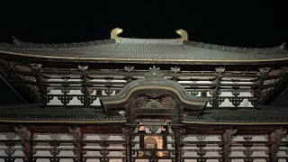 お盆の奈良公園 なら燈花会 東大寺 夜間特別参拝  大仏殿の窓から見える大仏さまのお顔.  Nara To-Kae  Todaiji Temple