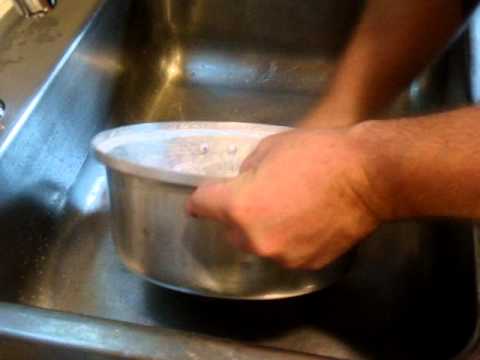 Fastest way to clean a stained aluminum pot Fastest way to clean a stained aluminum pot