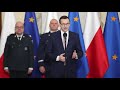 mateusz morawiecki podczas spotkania z funkcjonariuszami cbŚp i kas