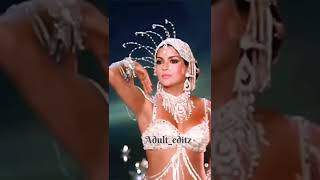 Zeenat Aman Hot | Zeenat Aman Bikini #zeenataman #shorts #ytshorts #trending #youtube #viral #dance