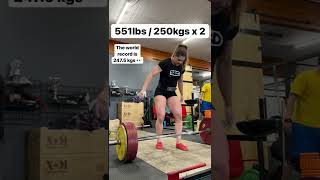 Jessica Buettner Deadlifts 551lb, Unofficial Raw World Record #shorts