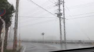 台風24号 強烈な吹き戻しによる風雨【沖縄・北谷②】