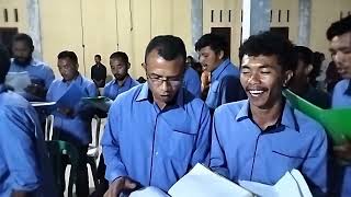 viral PS CANTAROKA memeriahkan perayaan malam natal lengko ajang, kor tanpa dirigen. (persembahan)