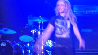 AL all the small things blink 182 cover 2005 www avril media com