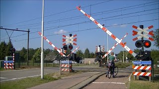 Spoorwegovergang Deurne // Dutch railroad crossing