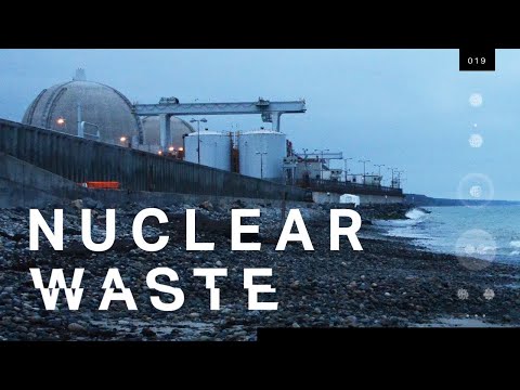 How is nuclear waste currently stored in the United States?