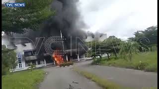 BREAKING: Political Thugs Set Ikwerre LGA Secretariat On Fire In Rivers