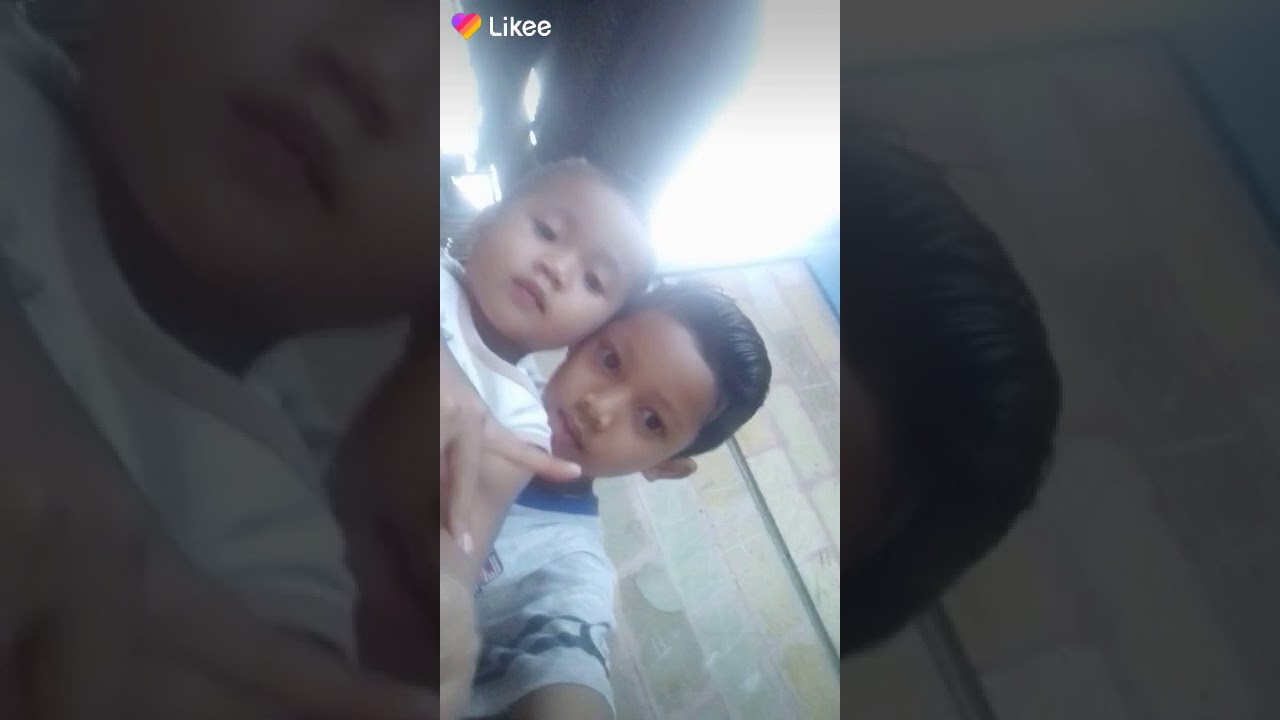 Video adik kakak. Kakak adik di Hotel twitter.