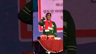 [정용화 직캠] 보이스들을 위한 산타로 변신하는 정용화 | 241225 용시맞 2회차