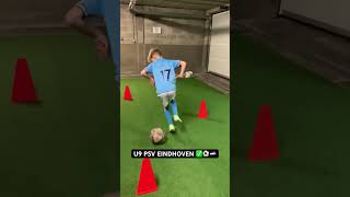 Entraînement technique avec ce U9 du PSV Eindhoven ✅⚽️🇳🇱 #crack # football #skills #training #work