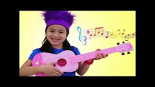 Jannie Pretend Play with CUTE Guitar Toy and Sing Kids Songs
