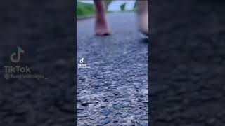Scrape Your Toe TIKTOK MEME! #memes #meme #tiktok