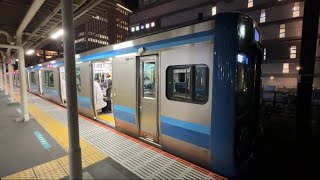 相模線E131系500番台G-07編成　茅ヶ崎行きとして海老名駅をジョイント音たてて発車するシーン