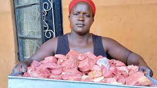 CUTTING ROUND #STEAK OF #BEEF INTO SMALL PIECES