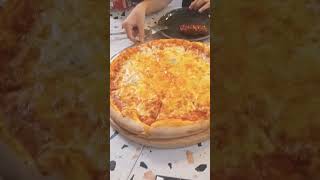 美味的披薩晚餐｜一家人齊齊整整｜Delicious Pizza Dinner|Happy Family Time #shorts #eating #食事 #家庭  @KarLiving