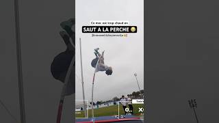 Il saute BEAUCOUP trop HAUT 😬 #athlétisme #sports #perche #champion #défis #challenge