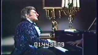 Liberace at The Andy Williams Show * Liberace plays 'Moonlight Sonata' (1967)