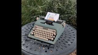 Royal Tab-O-Matic: A Dy-No-Mite Typewriter in the Futura Line