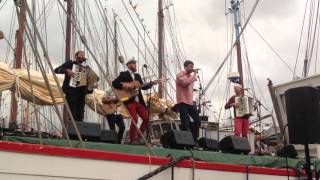 WSSS + Croche Dedans - Le Corsaire Le Grand Coureur (Live at Paimpol 2015)